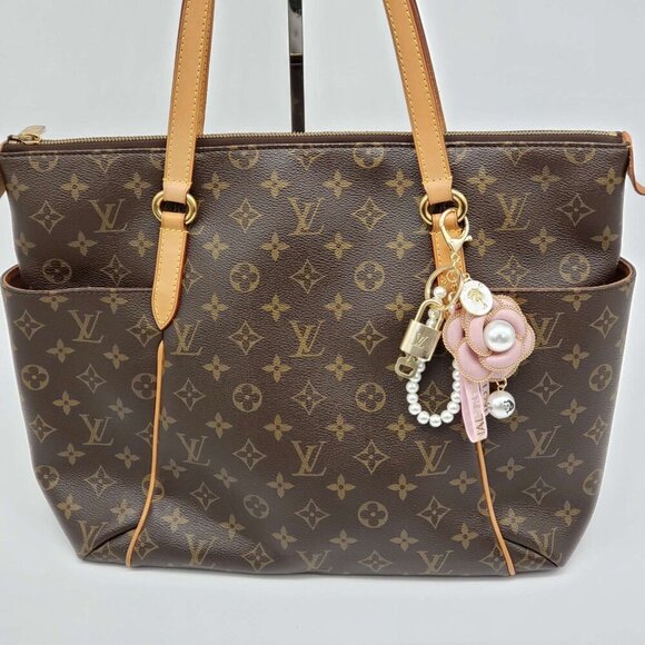 Authentic Louis Vuitton Lock & Key with unbranded Bagcharm, Keycharm, Keychain - Picture 3 of 8